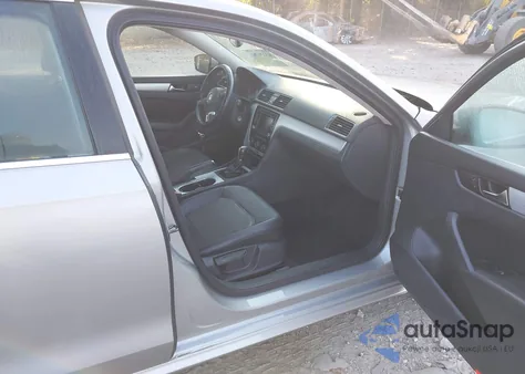 2013 Volkswagen Passat 2.5L Se z USA, uszkodzony, nr VIN 1VWBP7A36DC083490